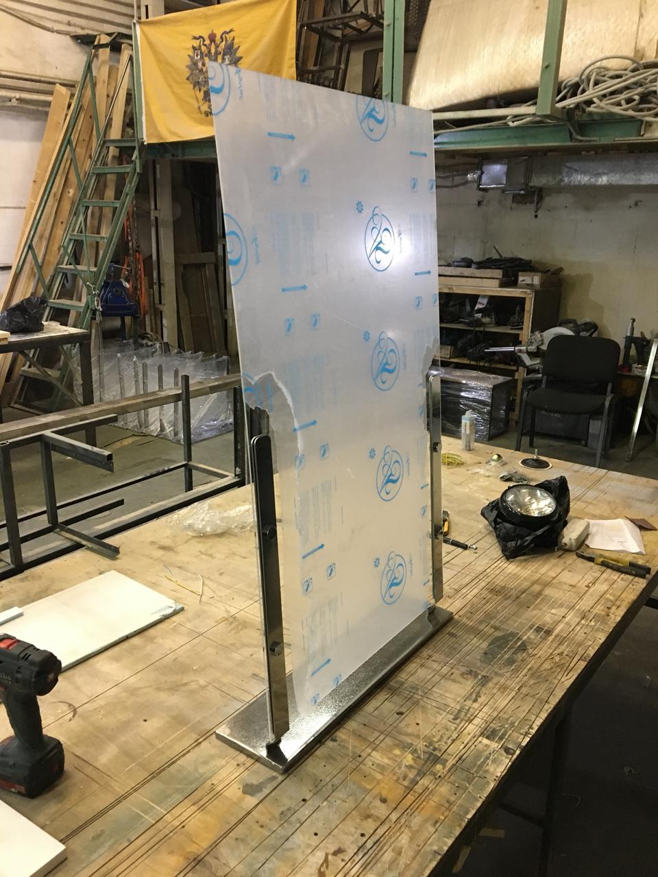 Держатели экранов из нержавеющей стали для отеля Lotte